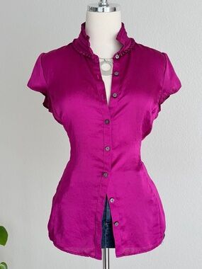 Women's Fuchsia Short-Sleeve Ruffle Collar Button-Up Top